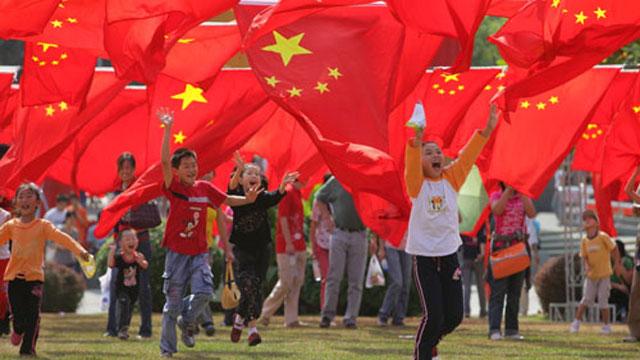 科勒-卡戴珊和奥多姆分居后,嫌弃哈登进攻手段单一,技术不如前夫
