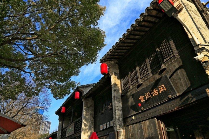 “酱香巧克力饮品”卖得“低调”,茅台又一次跨界有何用意?